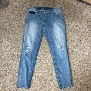 White House Black Market Skinny Crop Women's Blue Distressed Jeans*